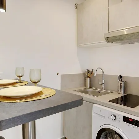 Апартаменты Joli - Buttes-chaumont Париж