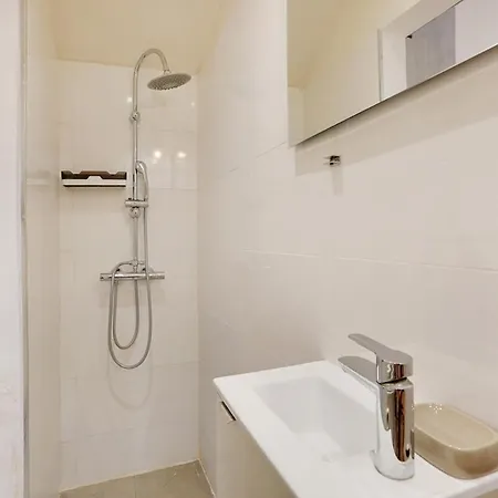 Joli - Buttes-chaumont * Париж